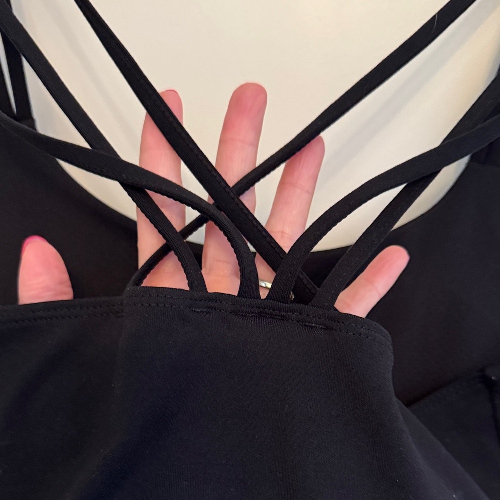 GAPfit Black Strappy Sports Bra‎ - Picture 3 of 4
